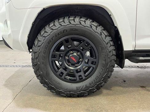Certified 2023 Toyota 4Runner TRD Off-Road Premium w/ Moonroof Package AWD/4WD image 24