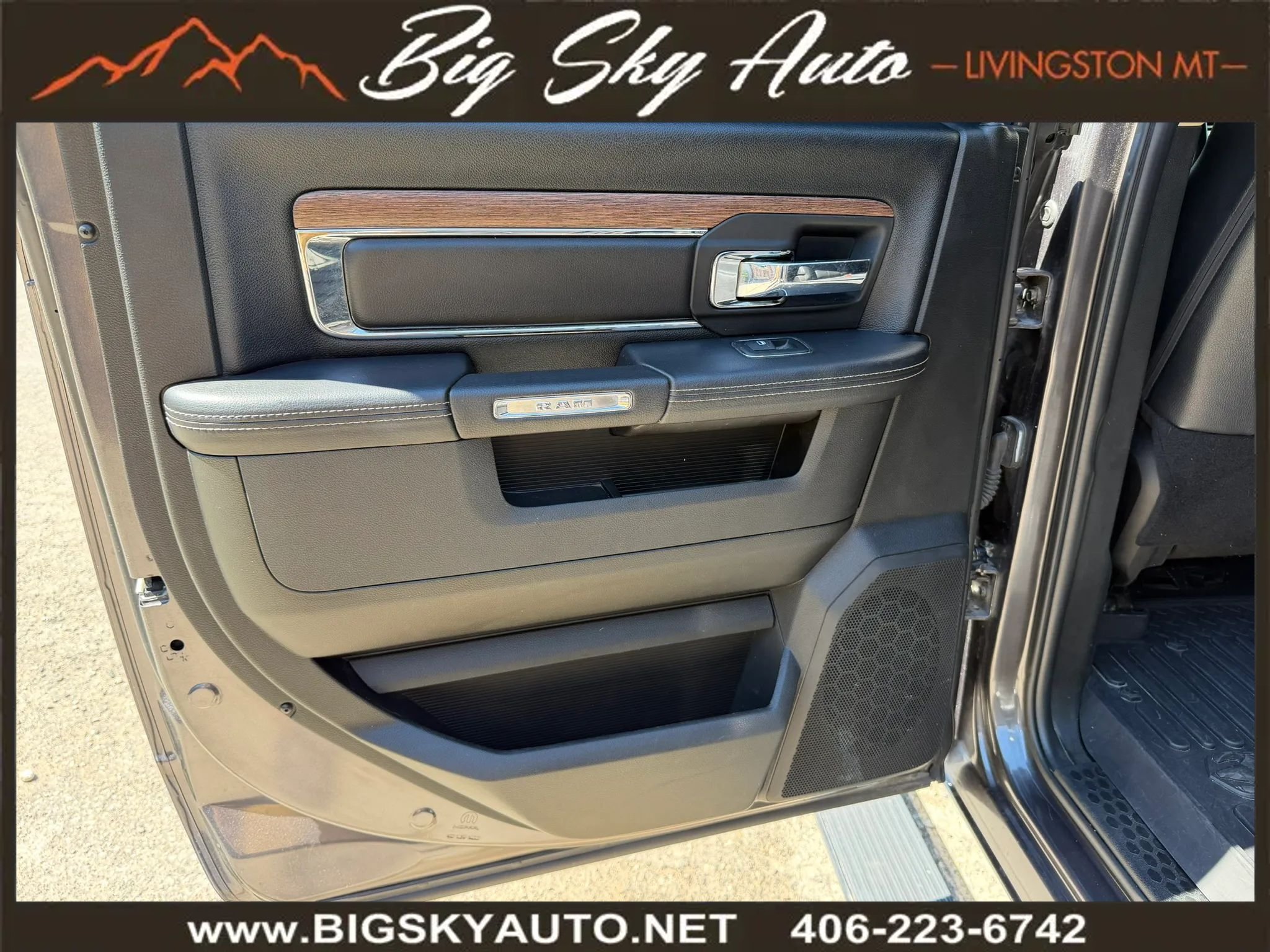 Used 2019 RAM 1500 Laramie w/ Convenience Group AWD/4WD image 17