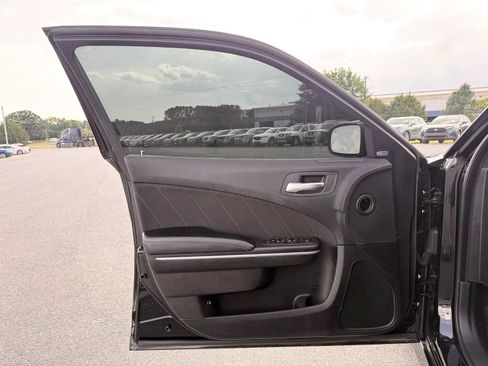 Used 2019 Dodge Charger Scat Pack RWD image 19