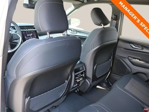 New 2025 Jeep Grand Cherokee Laredo w/ Trailer Tow Package image 14