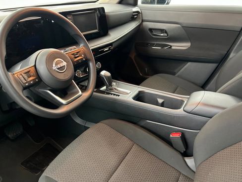 Certified 2025 Nissan Kicks S image 15