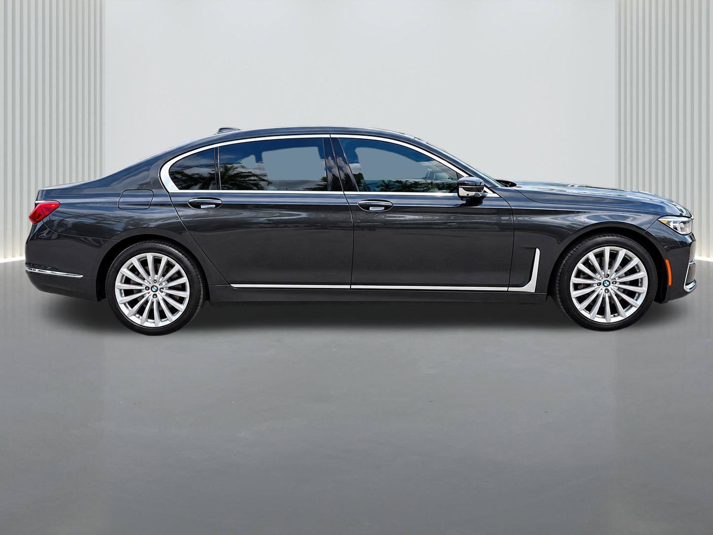 Used 2022 BMW 740i xDrive AWD/4WD image 5