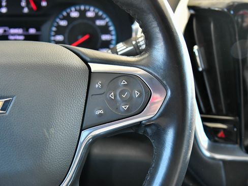 Used 2022 Chevrolet Traverse LT image 28