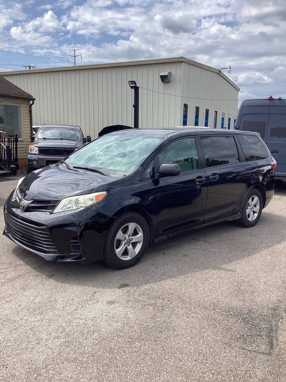 Used 2020 Toyota Sienna L FWD image 12