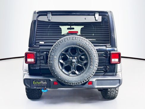 Used 2023 Jeep Wrangler Unlimited w/ Cold Weather Group AWD/4WD image 7