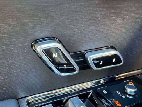 Used 2023 Land Rover Range Rover Sport SE Dynamic image 17