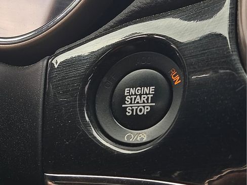 Used 2016 Jeep Grand Cherokee Limited 75th Anniversary image 17