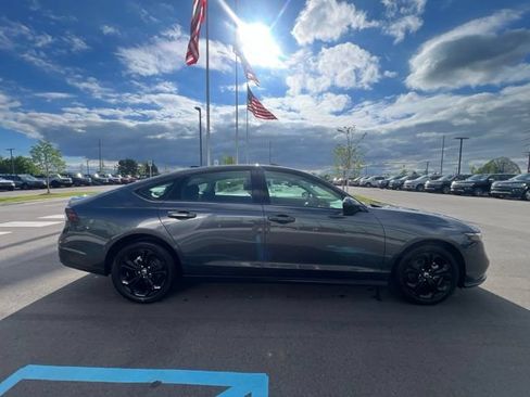 Used 2025 Honda Accord SE image 4