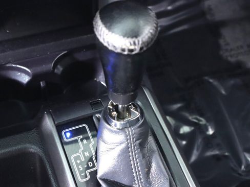 Used 2016 Toyota Tacoma SR AWD/4WD image 29
