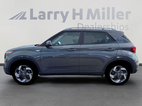 New 2026 Hyundai Venue SEL FWD image 3