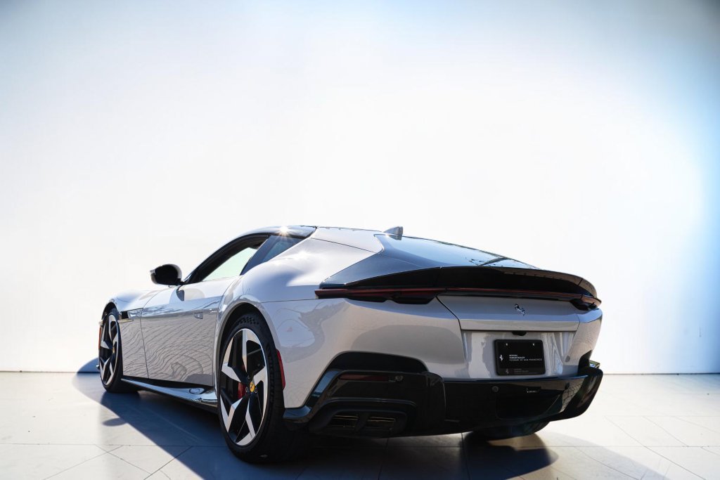 Certified 2025 Ferrari 12Cilindri RWD image 26