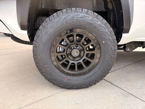 New 2026 Toyota Tacoma TRD Off-Road AWD/4WD image 31
