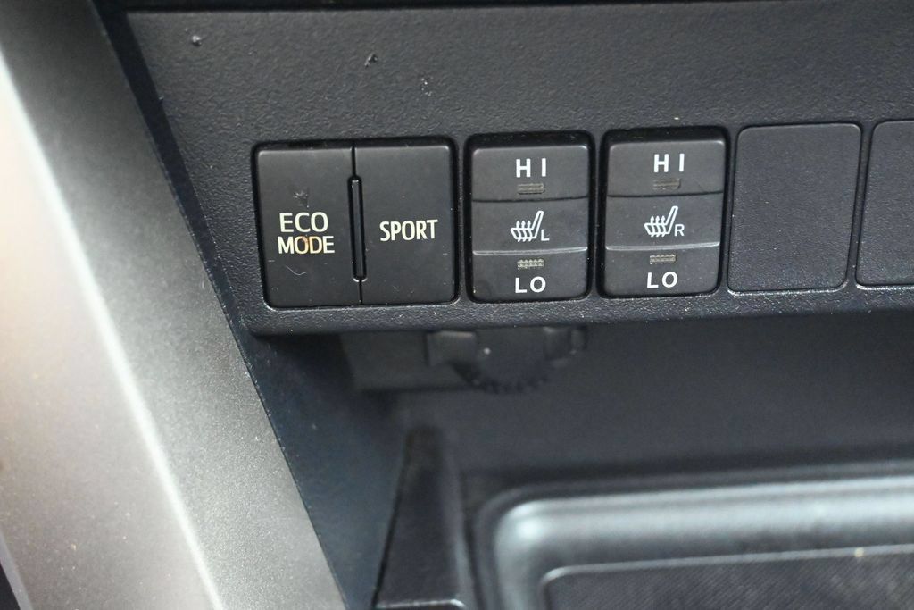 Used 2013 Toyota RAV4 Limited AWD/4WD image 24