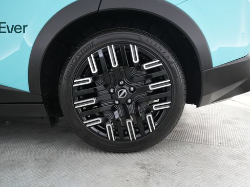 Used 2026 Nissan Leaf Platinum+ w/ Floor Mat Package (Platinum+) FWD image 9