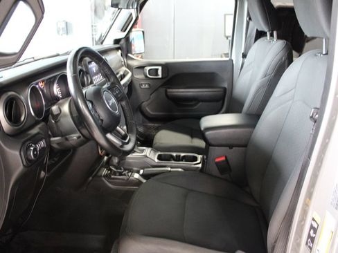 Used 2022 Jeep Wrangler Unlimited Sport AWD/4WD image 9
