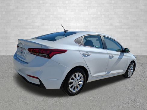 Used 2021 Hyundai Accent SEL image 2