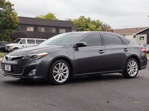 Used 2013 Toyota Avalon Limited image 11