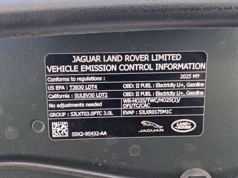 Certified 2025 Land Rover Range Rover SE AWD/4WD image 26
