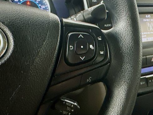 Used 2015 Toyota Camry LE image 25