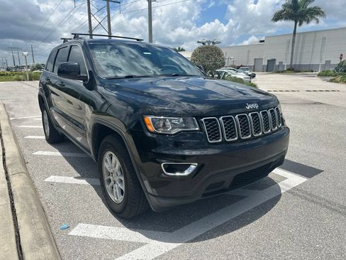 Used 2020 Jeep Grand Cherokee Laredo RWD image 3