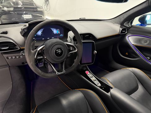 Used 2024 McLaren Artura RWD image 16