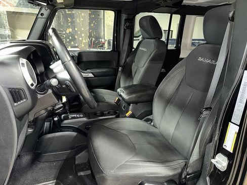 Used 2018 Jeep Wrangler Unlimited Sahara image 15