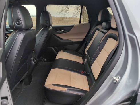 Used 2025 Chevrolet Equinox ACTIV w/ Safety and Technology Package image 24