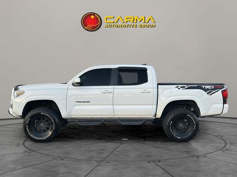 Used 2020 Toyota Tacoma SR image 3
