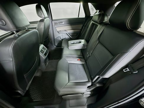 Used 2023 Volkswagen Atlas Cross Sport SE image 27