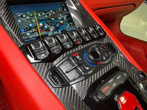 Used 2018 Lamborghini Aventador S image 36