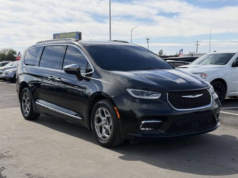 Used 2022 Chrysler Pacifica Limited image 12