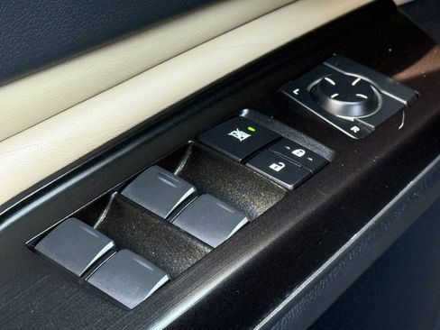 Used 2019 Lexus ES 350 Ultra Luxury image 32