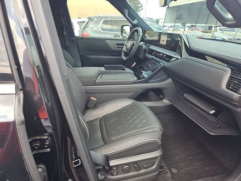 Used 2025 INFINITI QX80 Autograph AWD/4WD image 6