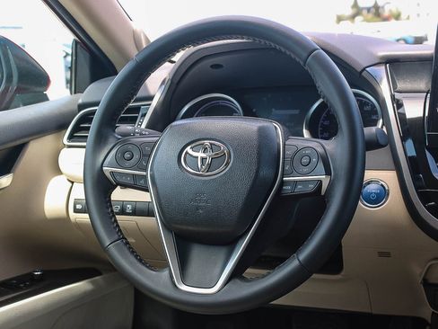 Used 2022 Toyota Camry XLE w/ Navigation Upgrade Package FWD image 16