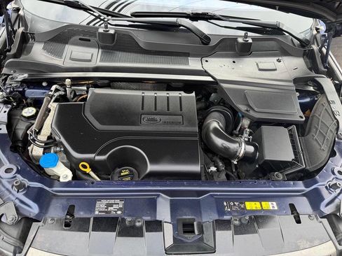 Used 2019 Land Rover Discovery Sport SE image 14