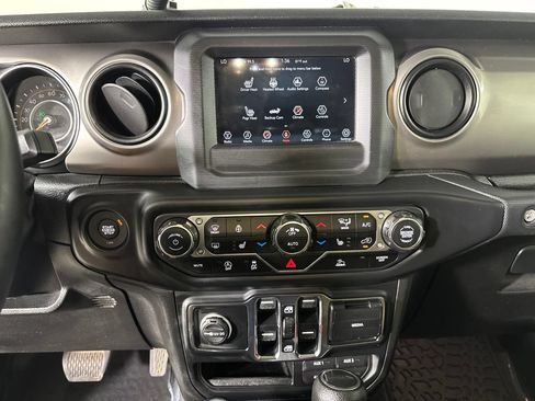Used 2020 Jeep Gladiator Sport w/ Quick Order Package 24S AWD/4WD image 17