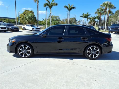 Used 2025 Honda Civic Sport Touring image 4