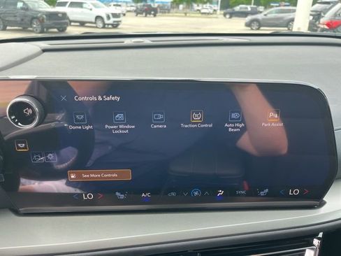 New 2026 Chevrolet Traverse LT w/ Midnight/Sport Edition FWD image 29
