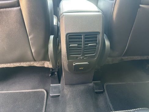 Used 2017 Ford Escape Titanium image 27