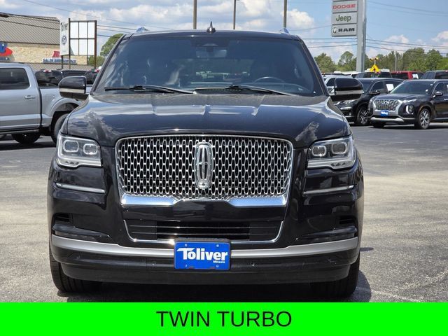 Used 2023 Lincoln Navigator Reserve AWD/4WD image 3