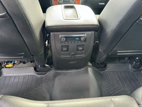 Used 2013 Chevrolet Avalanche LTZ image 25