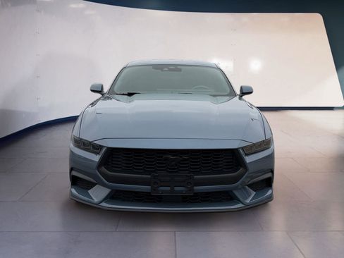 Used 2025 Ford Mustang Premium image 8