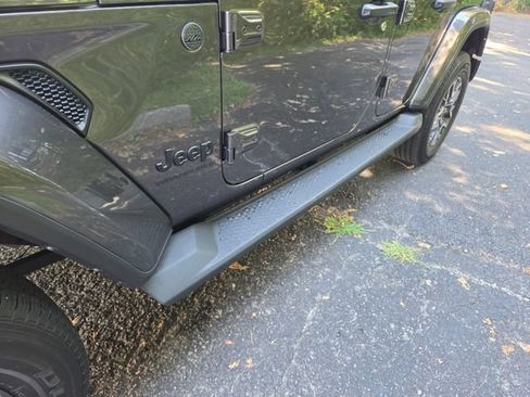 Used 2025 Jeep Wrangler Unlimited Sahara AWD/4WD image 34