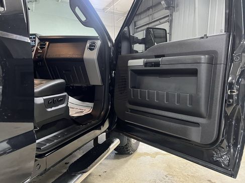 Used 2015 Ford F350 Lariat image 39