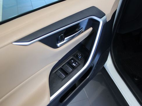 Used 2022 Toyota RAV4 XLE FWD image 29