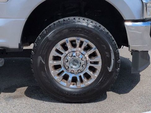 Used 2022 Ford F250 XLT w/ XLT Premium Package image 11