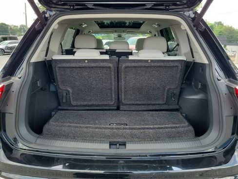 Used 2018 Volkswagen Tiguan SEL Premium FWD image 31