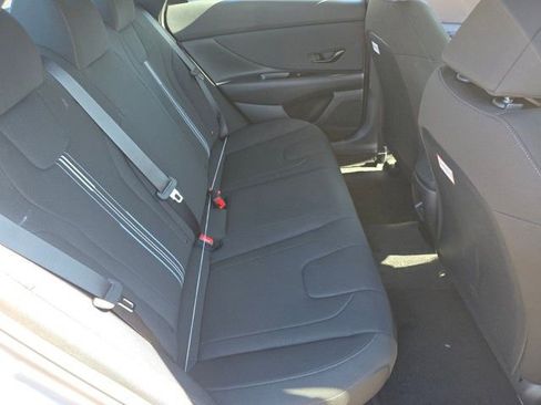 Certified 2025 Hyundai Elantra SEL image 22