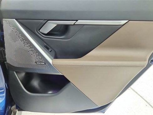 Used 2025 BMW 540i xDrive image 27