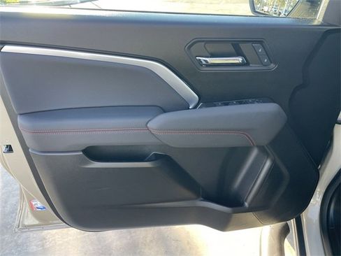 Used 2024 Chevrolet Colorado Z71 w/ Z71 Convenience Package 2 image 22